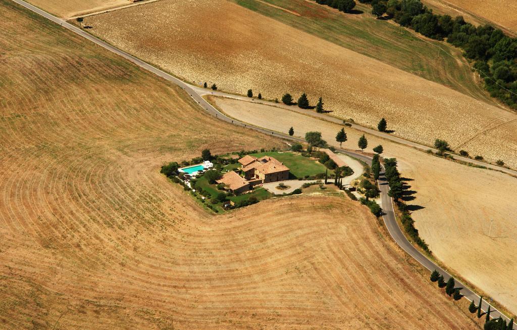 Bed and Breakfast L'Olmo Monticchiello Exterior foto